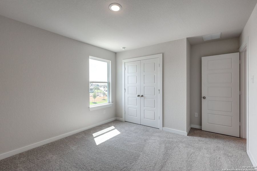 Spacious, unfurnished interior of a new home in Cinco Lakes, San Antonio (Image 26). Spacious, unfurnished interior of a new home in Cinco Lakes, San Antonio (Image 26).