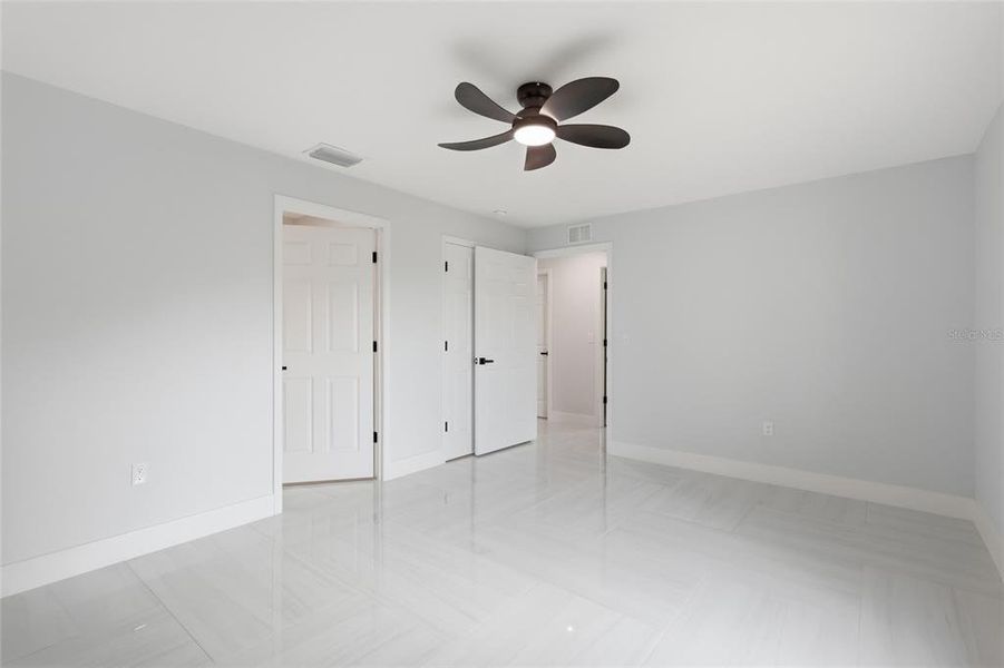 Spacious, unfurnished interior of a new home in , Palmetto (Image 18).