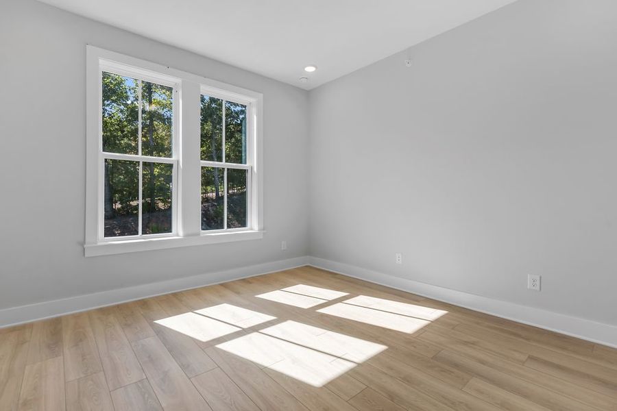 Spacious, unfurnished interior of a new home in Echo Park, Suwanee (Image 34).