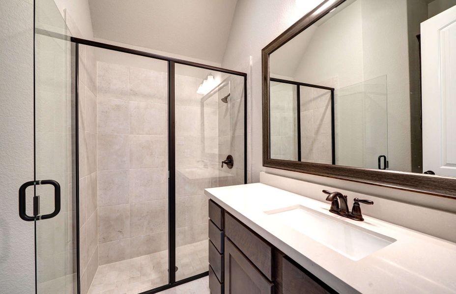 Representative furnished interior of a home built from the 3030 by Ravenna Homes in The Woodlands Hills 65′, Willis (Image 12). Representative furnished interior of a home built from the 3030 by Ravenna Homes in The Woodlands Hills 65′, Willis (Image 12).