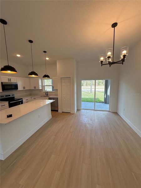 Spacious, unfurnished interior of a new home in , Citrus Springs (Image 21).