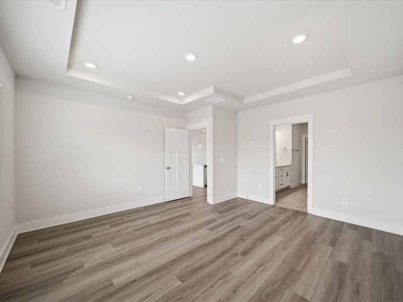 Spacious, unfurnished interior of a new home in Ashby Woods, Boiling Springs (Image 14).
