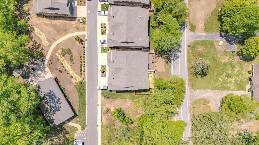 Image 33 of a home in .