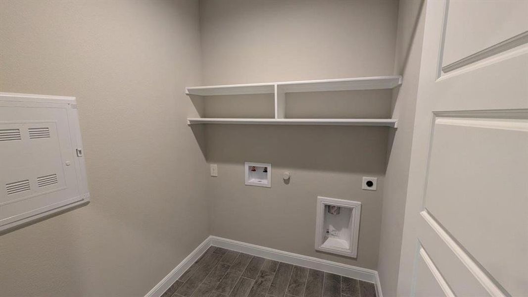 Spacious, unfurnished interior of a new home in Bella Vista, Granbury (Image 16). Spacious, unfurnished interior of a new home in Bella Vista, Granbury (Image 16).