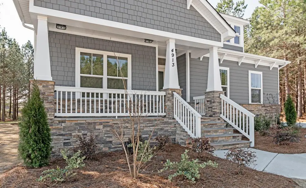 Representative exterior details of a home built from the Muirfield by Greybrook Homes in Edmunds Farm, Clover (Image 31).