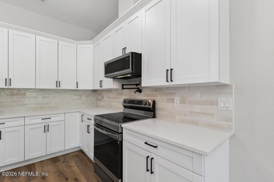 Furnished interior view inside a new home in , Yulee (Image 60). Furnished interior view inside a new home in , Yulee (Image 60).