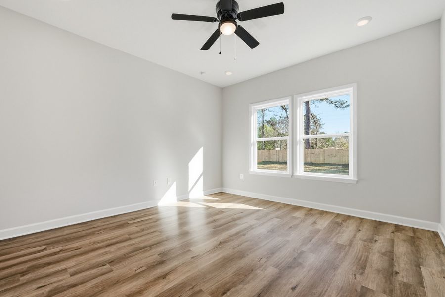 Spacious, unfurnished interior of a new home in Barton's Bend, Crestview (Image 28).