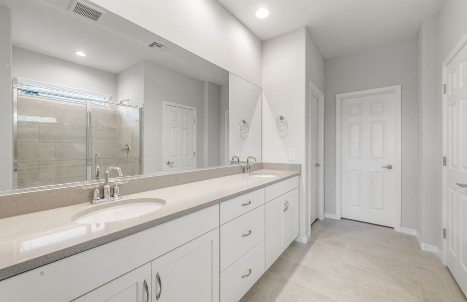 Furnished interior view inside a new home in El Cidro, Goodyear (Image 10).