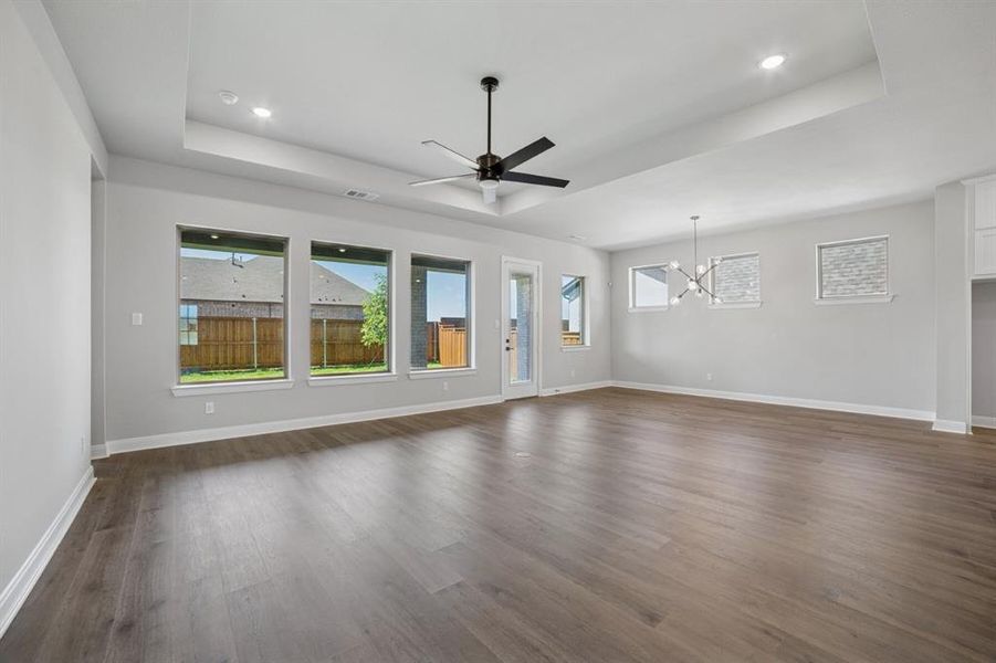 Spacious, unfurnished interior of a new home in Terraces – Classics, Rockwall (Image 14). Spacious, unfurnished interior of a new home in Terraces – Classics, Rockwall (Image 14).