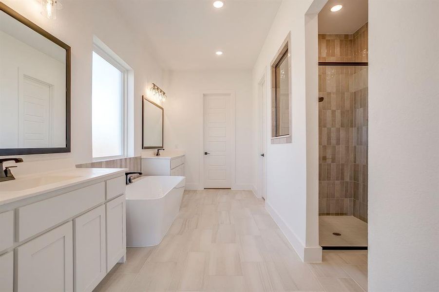 Furnished interior view inside a new home in Pecan Grove, Burleson (Image 7).