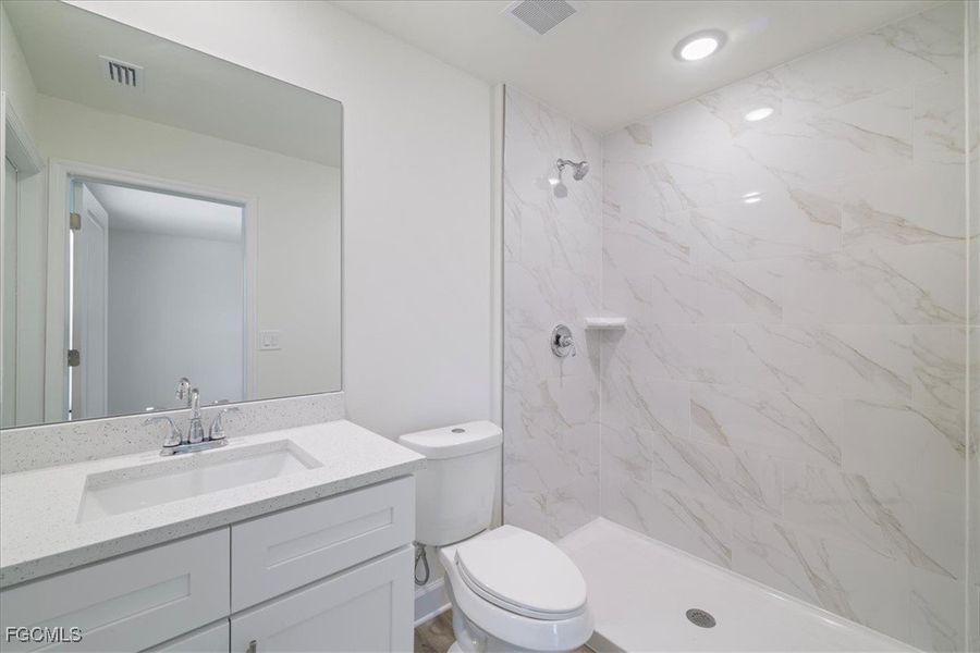 Furnished interior view inside a new home in Cape Coral, Cape Coral (Image 13).