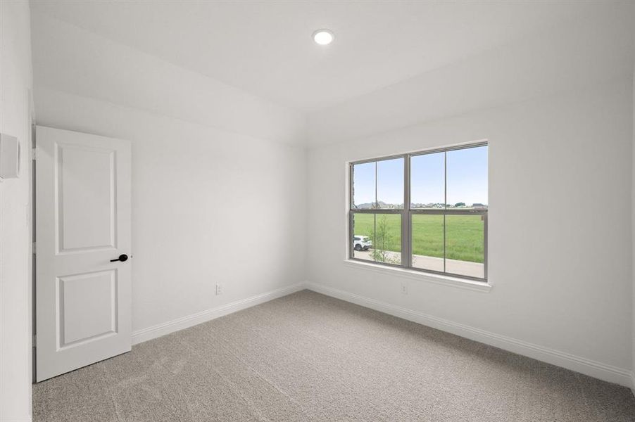 Spacious, unfurnished interior of a new home in Coyote Crossing, Godley (Image 25).