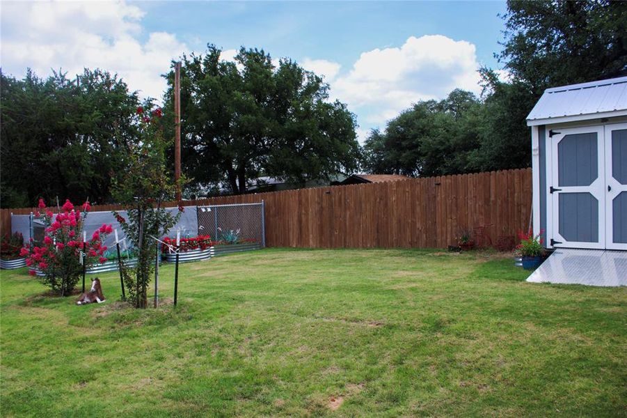Exterior details and patio area of a home in , Granbury (Image 20).