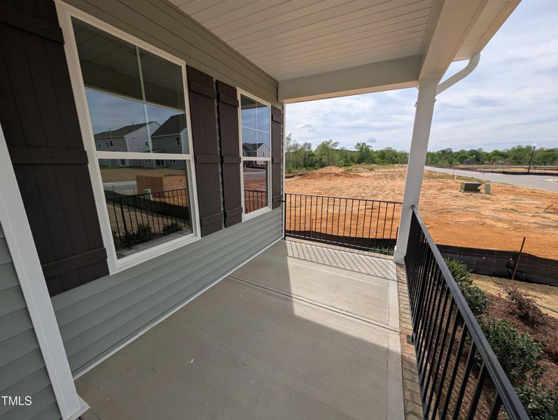 PXL_20250406_193629838