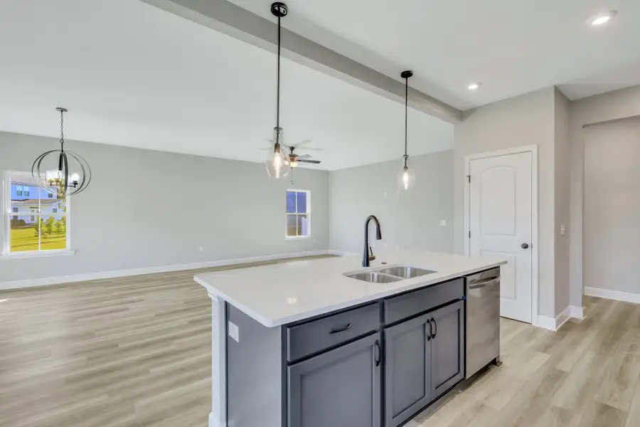 Laurel Kitchen & Family Room – Open Layout Laurel Kitchen & Family Room – Open Layout