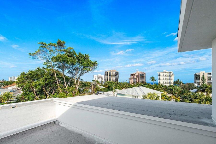 Exterior details and patio area of a home in , Juno Beach (Image 37).