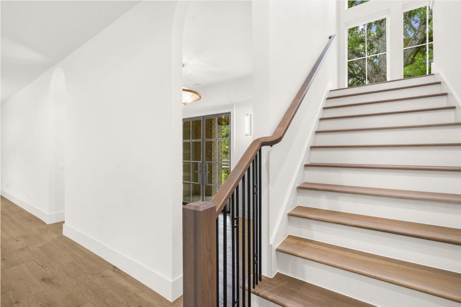 Spacious, unfurnished interior of a new home in , Mount Pleasant (Image 27).