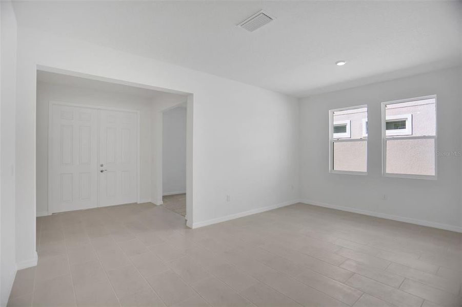 Spacious, unfurnished interior of a new home in Angeline, Land O' Lakes (Image 35).
