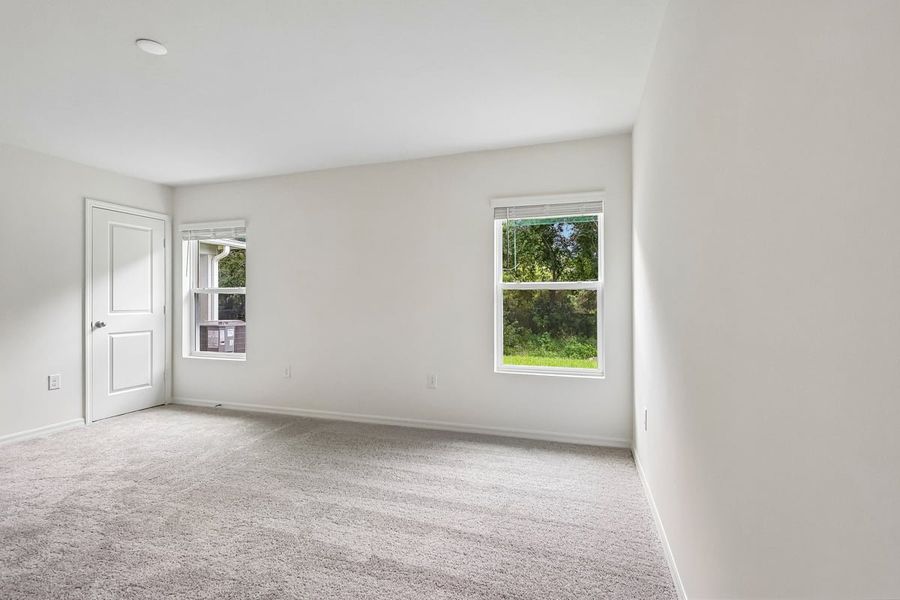 Spacious, unfurnished interior of a new home in Hilliard Ridge, Kissimmee (Image 19).