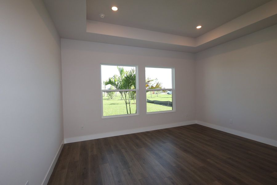 Spacious, unfurnished interior of a new home in Palmera Wellen Park - Classic Series, Venice (Image 7).