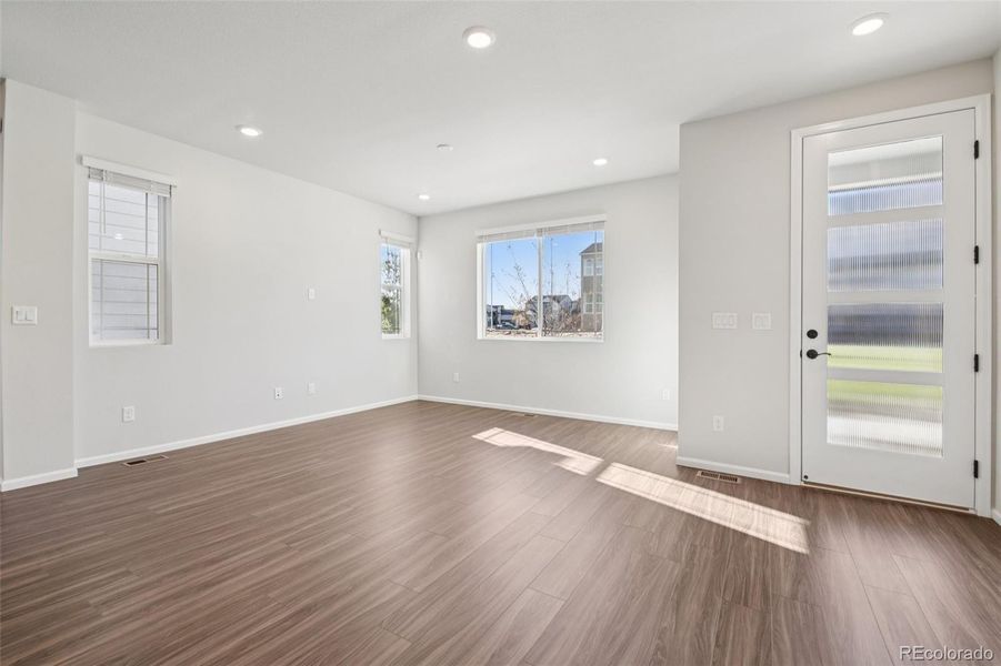 Spacious, unfurnished interior of a new home in The Villas Collection at Sterling Ranch, Littleton (Image 23).