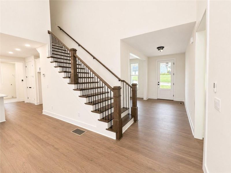 Spacious, unfurnished interior of a new home in , Cartersville (Image 8).