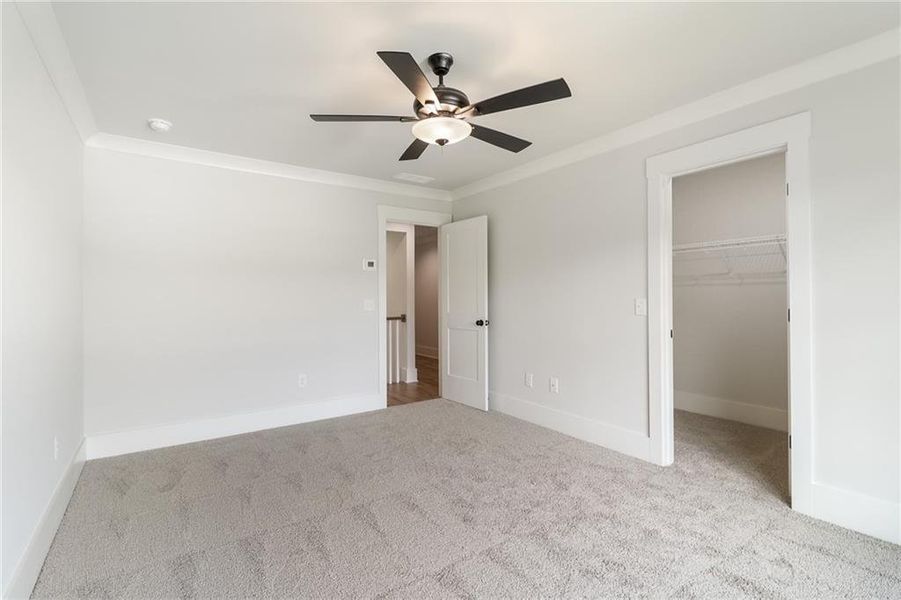 Spacious, unfurnished interior of a new home in Spring Creek, Monroe (Image 27).