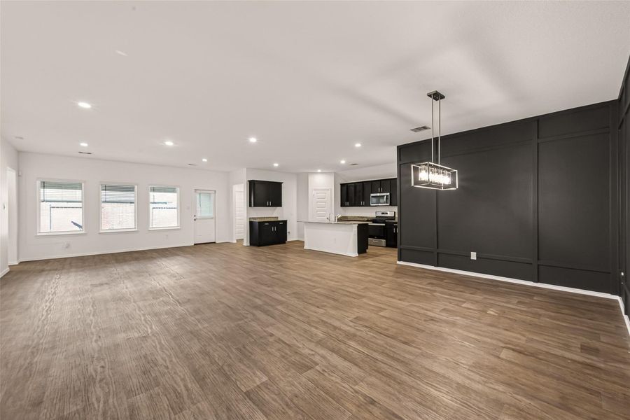 Spacious, unfurnished interior of a new home in Windstone on the Prairie, Richmond (Image 38).