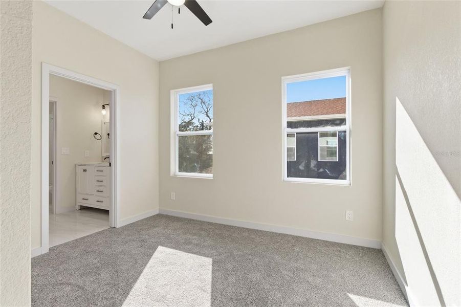 Spacious, unfurnished interior of a new home in , St. Petersburg (Image 28).