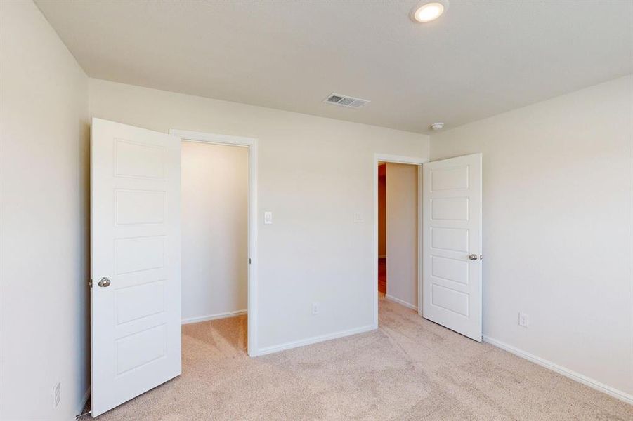 Spacious, unfurnished interior of a new home in Sanderos, Fort Worth (Image 31). Spacious, unfurnished interior of a new home in Sanderos, Fort Worth (Image 31).
