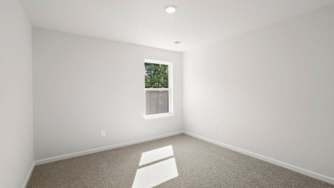 Spacious, unfurnished interior of a new home in Varner Station, Woodruff (Image 25).