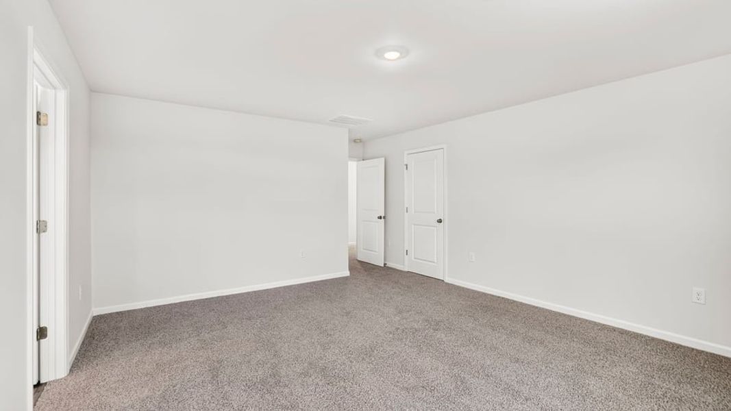 Spacious, unfurnished interior of a new home in Gibson Grove, Laurens (Image 32).