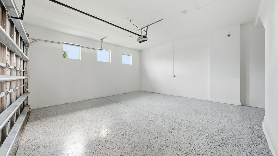 Spacious, unfurnished interior of a new home in PGA Village Verano, Port St. Lucie (Image 27).