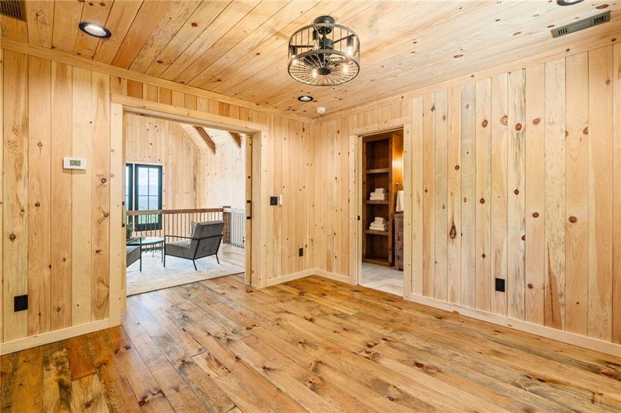Spacious, unfurnished interior of a new home in , Ellijay (Image 23).