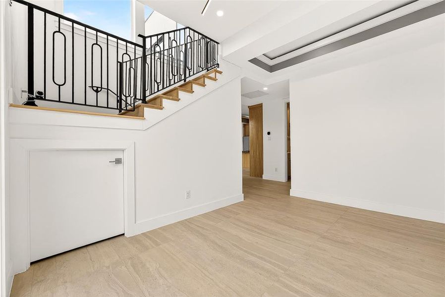 Spacious, unfurnished interior of a new home in , Richardson (Image 20).