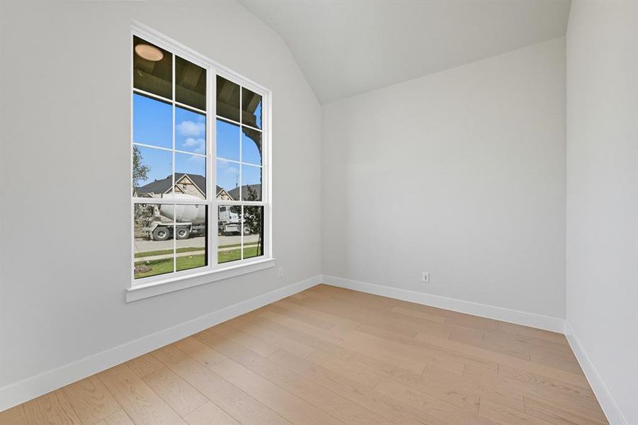 Spacious, unfurnished interior of a new home in Trinity Falls, McKinney (Image 21).