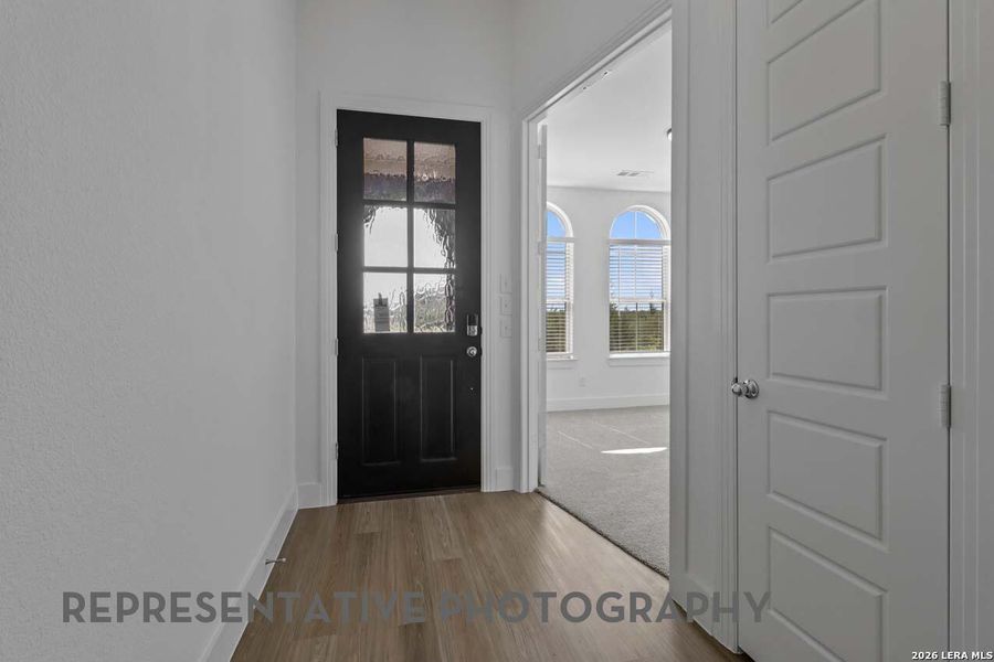 Spacious, unfurnished interior of a new home in Prominence, San Antonio (Image 12).