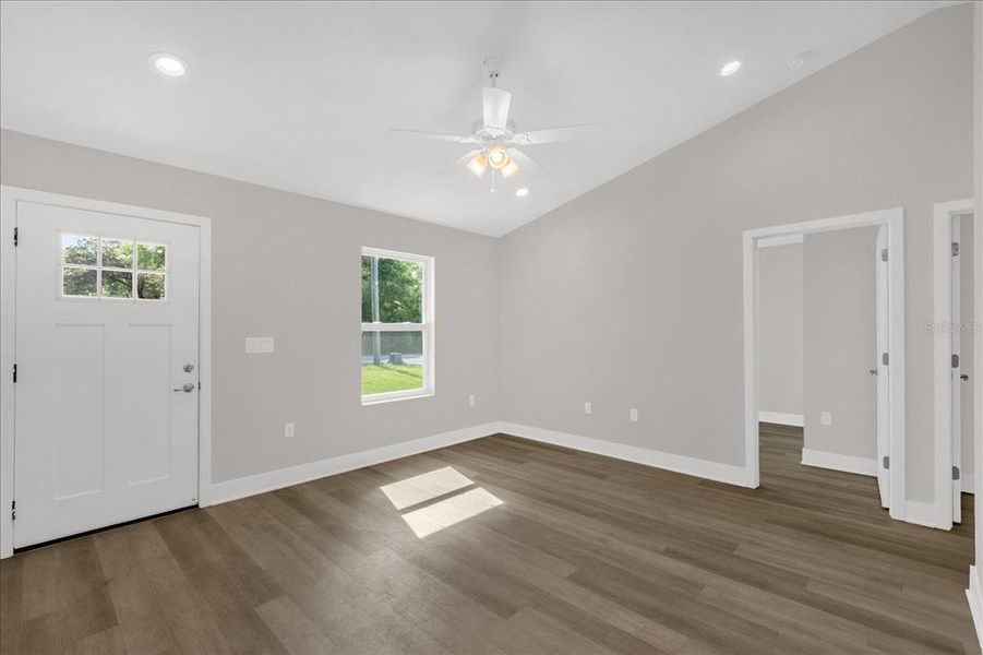 Spacious, unfurnished interior of a new home in , Dunnellon (Image 26).