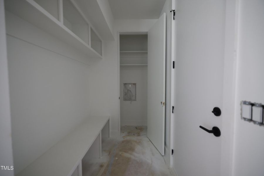 810 Mudroom