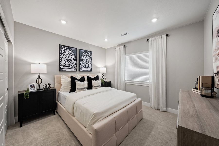 Representative furnished interior of a home built from the Glen by Trumark Homes in Trumark Homes at Tanterra, Parker (Image 36).