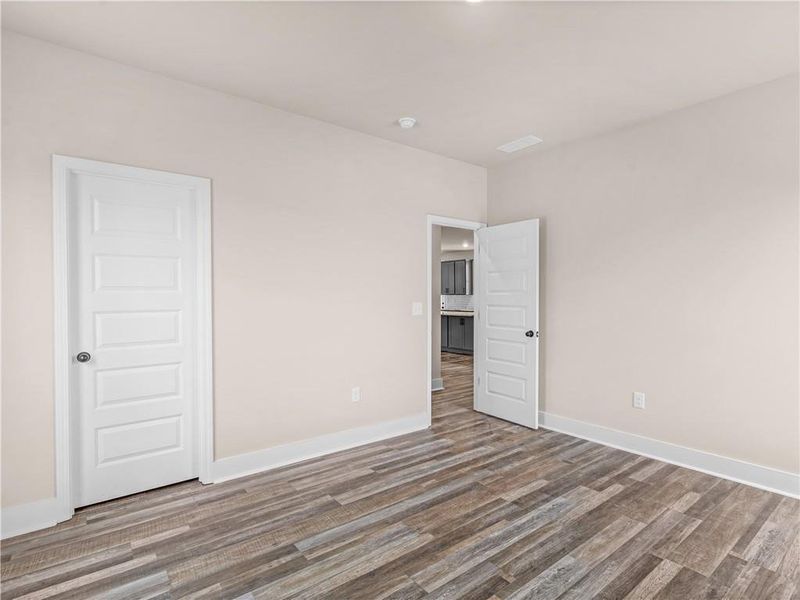 Spacious, unfurnished interior of a new home in , Mansfield (Image 42).