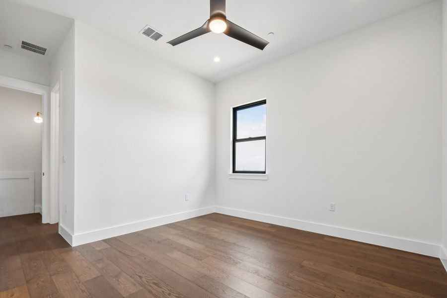 Spacious, unfurnished interior of a new home in Milky Way at River Place, Austin (Image 29). Spacious, unfurnished interior of a new home in Milky Way at River Place, Austin (Image 29).