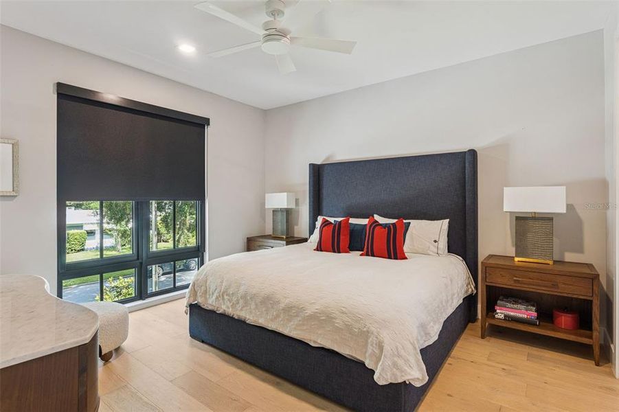Furnished interior view inside a new home in , Orlando (Image 41).