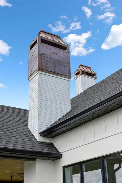 Exterior details and patio area of a home in , Ocala (Image 4).