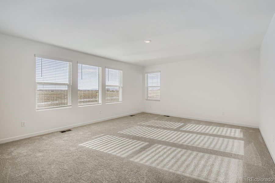 Spacious, unfurnished interior of a new home in Ledge Rock: The Camden Collection, Johnstown (Image 8).