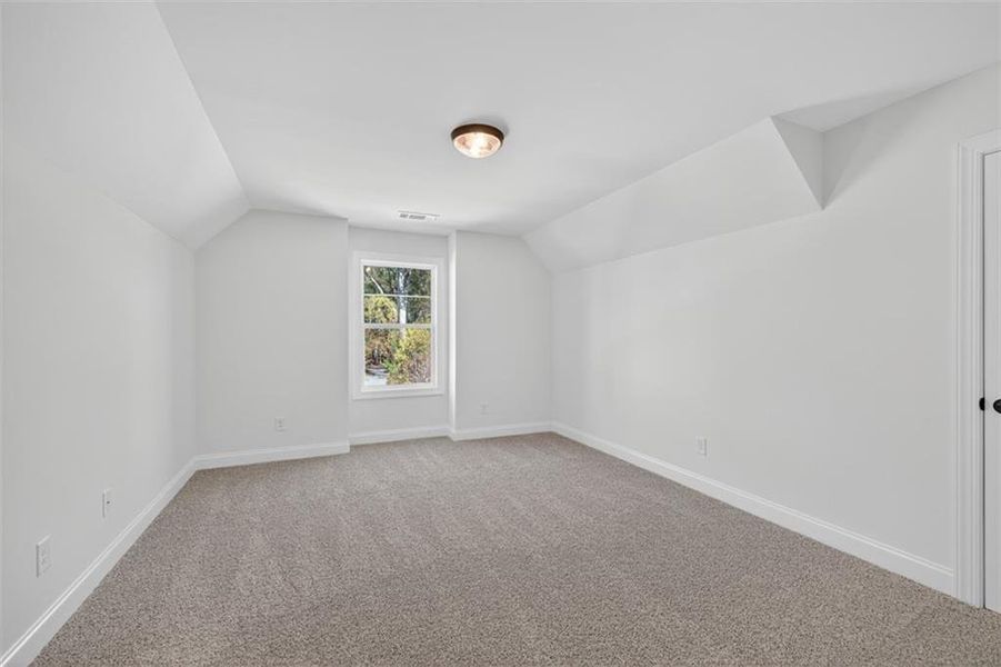 Spacious, unfurnished interior of a new home in , Jefferson (Image 61).
