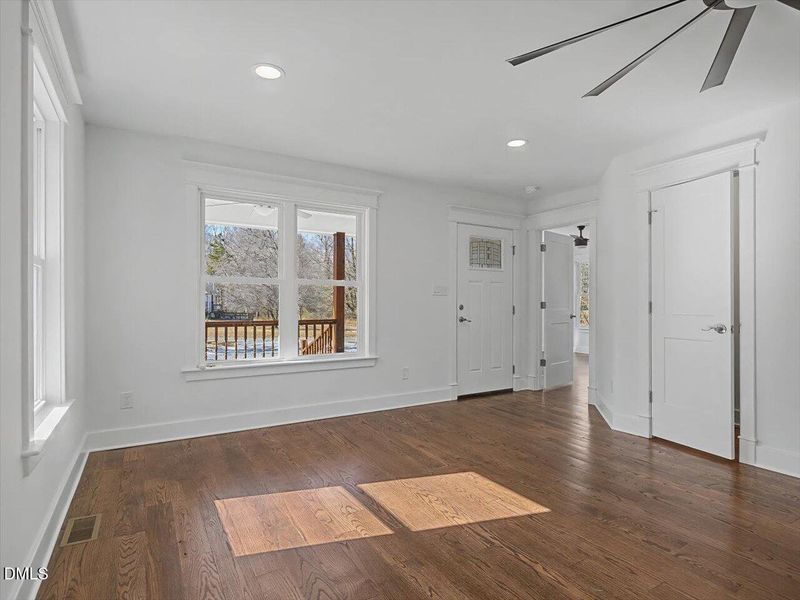 15-Living Area 15-Living Area