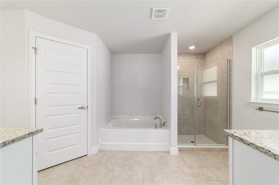 Furnished interior view inside a new home in Brookhaven, Ocala (Image 9).