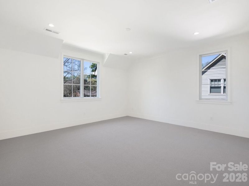Spacious, unfurnished interior of a new home in , Charlotte (Image 25).