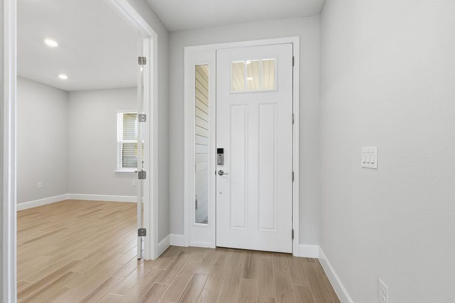 Spacious, unfurnished interior of a new home in Headwaters at Lofton Creek, Yulee (Image 21). Spacious, unfurnished interior of a new home in Headwaters at Lofton Creek, Yulee (Image 21).